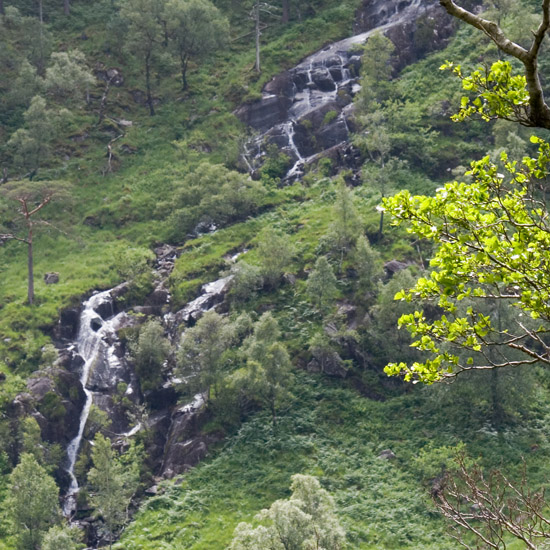 Zoom: Waterfall cascading down from Sgurr a' Choire-bheithe, viewed from the path through Glen Barisdale